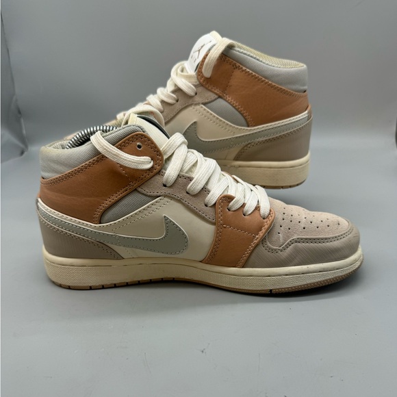 Size 7 - Air Jordan 1 Mid Milan Men Basketball Shoe Size 7 - Picture 2 of 7